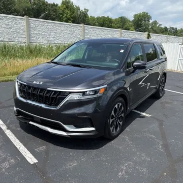 Photos of 2022 Kia Carnival EX for sale in Westfield, IN at Indy Auto Man - Westfield