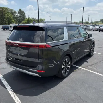 Another view of 2022 Kia Carnival EX for sale in Westfield, IN at Indy Auto Man - Westfield