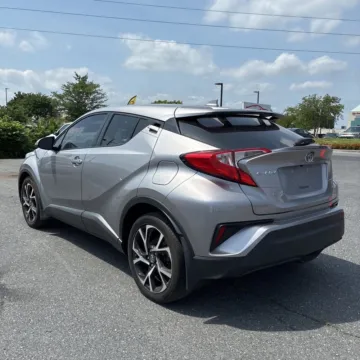 More photos of 2018 Toyota C-HR XLE at Indy Auto Man - Westfield, IN