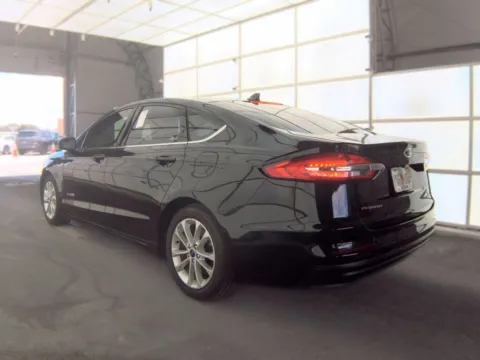 More photos of 2019 Ford Fusion Hybrid SE at Indy Auto Man - Westfield, IN