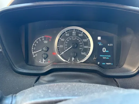 More photos of 2021 Toyota Corolla LE at Indy Auto Man - Westfield, IN