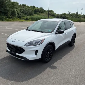 Photos of 2020 Ford Escape Hybrid SE Sport for sale in Westfield, IN at Indy Auto Man - Westfield