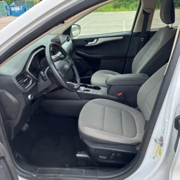 More photos of 2020 Ford Escape Hybrid SE Sport at Indy Auto Man - Westfield, IN