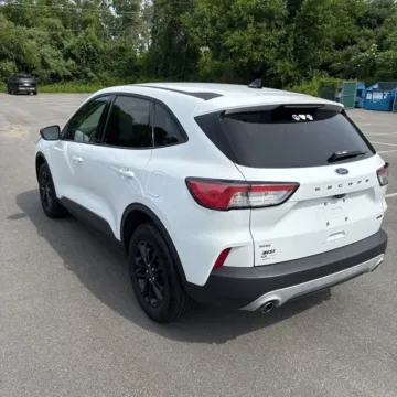 More photos of 2020 Ford Escape Hybrid SE Sport at Indy Auto Man - Westfield, IN