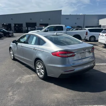 More photos of 2020 Ford Fusion Hybrid SE at Indy Auto Man - Westfield, IN