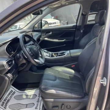 More photos of 2021 Hyundai Santa Fe Hybrid SEL Premium at Indy Auto Man - Westfield, IN