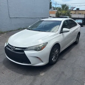 Photos of 2016 Toyota Camry SE for sale in Westfield, IN at Indy Auto Man - Westfield