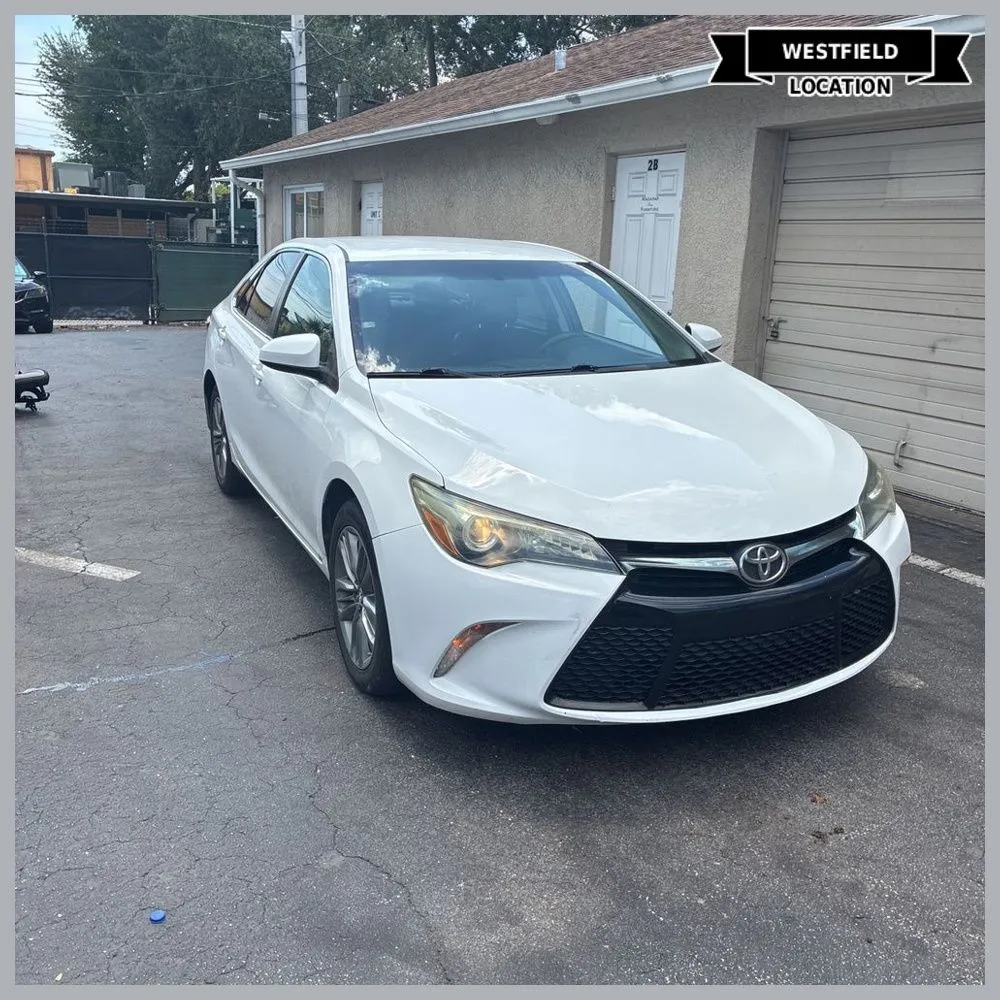 White 2016 Toyota Camry SE for sale in Westfield, IN