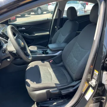 More photos of 2018 Chevrolet Volt LT at Indy Auto Man - Westfield, IN