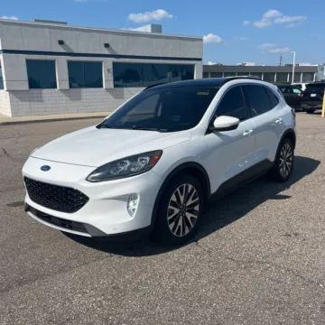 More photos of 2020 Ford Escape Titanium at Indy Auto Man - Westfield, IN