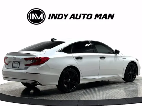 More photos of 2022 Honda Accord Hybrid Sport at Indy Auto Man - Westfield, IN