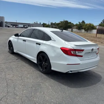 More photos of 2022 Honda Accord Hybrid Sport at Indy Auto Man - Westfield, IN