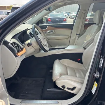 More photos of 2018 Volvo XC90 T6 Inscription at Indy Auto Man - Westfield, IN