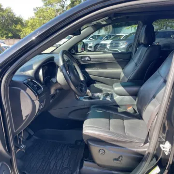 More photos of 2020 Jeep Grand Cherokee Overland at Indy Auto Man - Westfield, IN