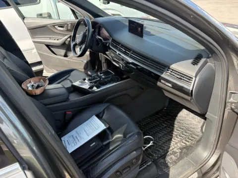 More photos of 2019 Audi Q7 55 Prestige quattro at Indy Auto Man - Westfield, IN