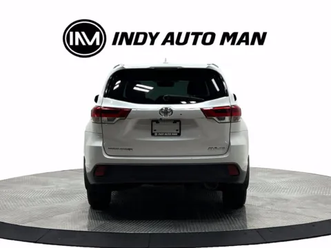 More photos of 2018 Toyota Highlander XLE at Indy Auto Man - Westfield, IN