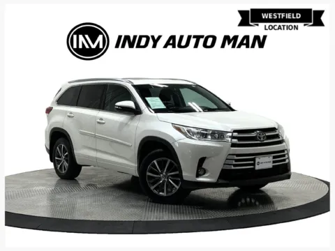 White 2018 Toyota Highlander XLE for sale in Westfield, IN