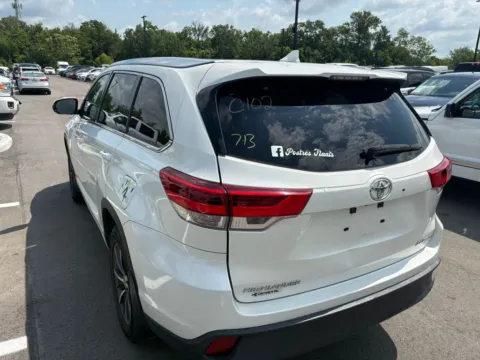 More photos of 2018 Toyota Highlander XLE at Indy Auto Man - Westfield, IN