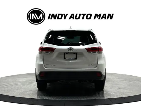More photos of 2018 Toyota Highlander XLE at Indy Auto Man - Westfield, IN