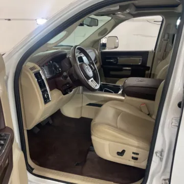 More photos of 2017 Ram 1500 Laramie at Indy Auto Man - Westfield, IN