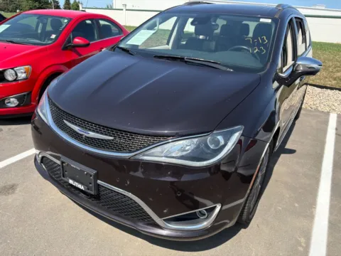 Photos of 2019 Chrysler Pacifica Limited for sale in Westfield, IN at Indy Auto Man - Westfield