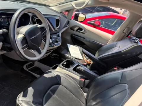 More photos of 2019 Chrysler Pacifica Limited at Indy Auto Man - Westfield, IN