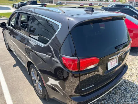 More photos of 2019 Chrysler Pacifica Limited at Indy Auto Man - Westfield, IN