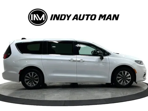 Another view of 2024 Chrysler Pacifica Hybrid Select for sale in Westfield, IN at Indy Auto Man - Westfield