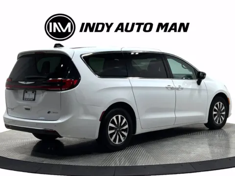More photos of 2024 Chrysler Pacifica Hybrid Select at Indy Auto Man - Westfield, IN
