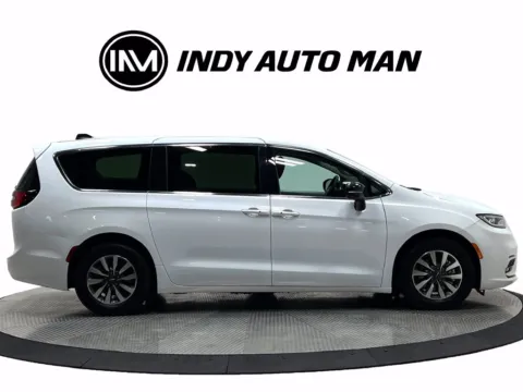 Another view of 2024 Chrysler Pacifica Hybrid Select for sale in Westfield, IN at Indy Auto Man - Westfield