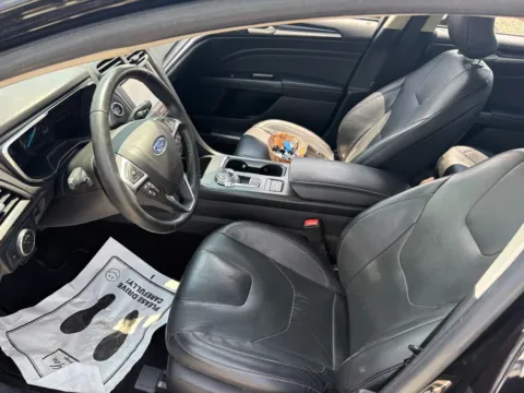 More photos of 2019 Ford Fusion Hybrid Titanium at Indy Auto Man - Westfield, IN