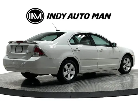 More photos of 2009 Ford Fusion SE at Indy Auto Man - Westfield, IN