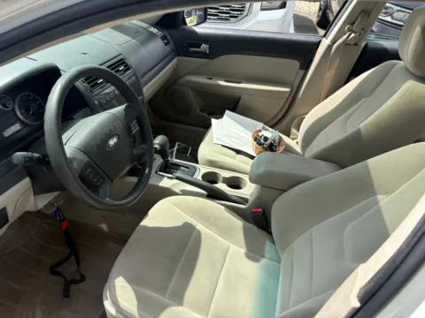 Photos of 2009 Ford Fusion SE for sale in Westfield, IN at Indy Auto Man - Westfield