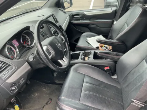 More photos of 2016 Dodge Grand Caravan R/T at Indy Auto Man - Westfield, IN