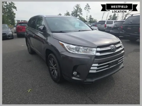 Gray 2019 Toyota Highlander XLE for sale in Westfield, IN