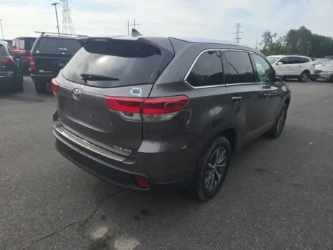 Another view of 2019 Toyota Highlander XLE for sale in Westfield, IN at Indy Auto Man - Westfield