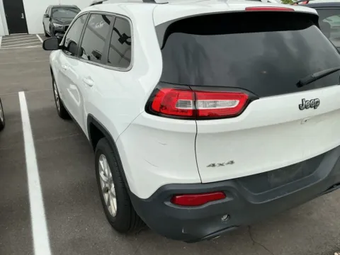 More photos of 2016 Jeep Cherokee Latitude at Indy Auto Man - Westfield, IN