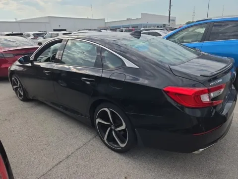 More photos of 2018 Honda Accord Sport 2.0T at Indy Auto Man - Westfield, IN