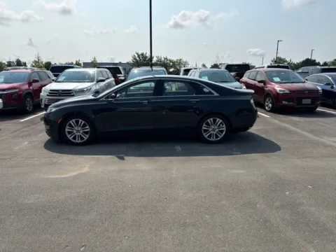 Photos of 2014 Lincoln MKZ for sale in Westfield, IN at Indy Auto Man - Westfield
