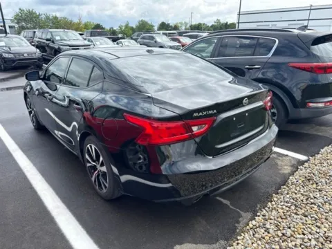 More photos of 2018 Nissan Maxima 3.5 SL at Indy Auto Man - Westfield, IN