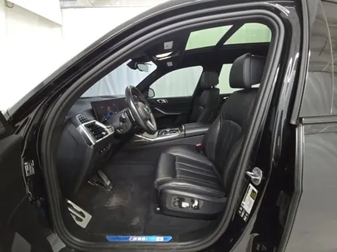 More photos of 2025 BMW X7 M60i at Indy Auto Man - Westfield, IN