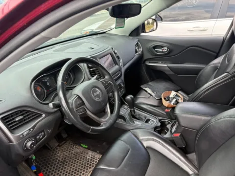 More photos of 2019 Jeep Cherokee Latitude Plus at Indy Auto Man - Westfield, IN