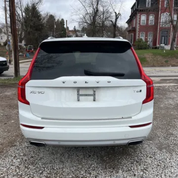 More photos of 2020 Volvo XC90 T6 Momentum at Indy Auto Man - Westfield, IN