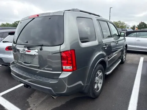 More photos of 2009 Honda Pilot Touring at Indy Auto Man - Westfield, IN