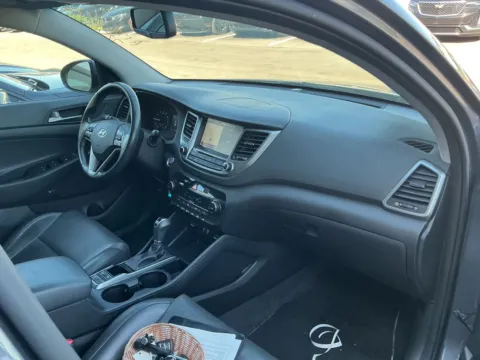 More photos of 2018 Hyundai Tucson SEL Plus at Indy Auto Man - Westfield, IN