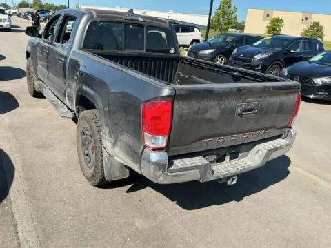 More photos of 2016 Toyota Tacoma SR5 at Indy Auto Man - Westfield, IN