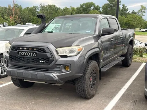 Photos of 2016 Toyota Tacoma SR5 for sale in Westfield, IN at Indy Auto Man - Westfield