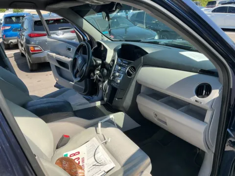 More photos of 2015 Honda Pilot LX at Indy Auto Man - Westfield, IN