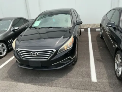 Photos of 2017 Hyundai Sonata for sale in Westfield, IN at Indy Auto Man - Westfield