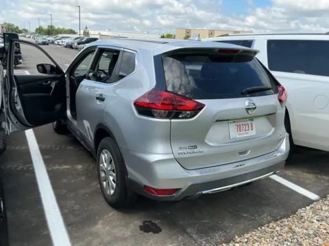 More photos of 2018 Nissan Rogue S at Indy Auto Man - Westfield, IN